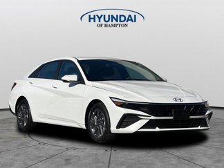 Used 2024 Hyundai Elantra SEL image 1