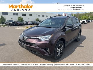 Used 2018 Toyota RAV4 LE image 1
