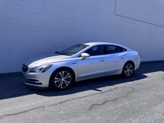 Used 2017 Buick LaCrosse Essence image 1