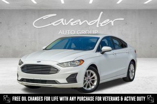 Used 2019 Ford Fusion SE image 1