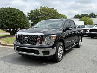 Used 2017 Nissan Titan SV image 1