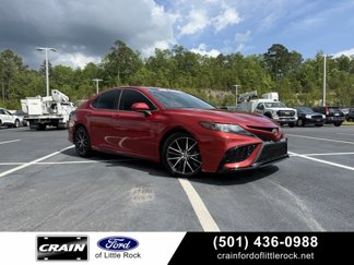 Used 2021 Toyota Camry SE image 1
