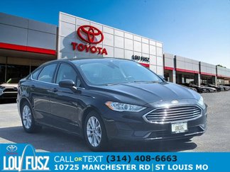 Used 2020 Ford Fusion SE image 1