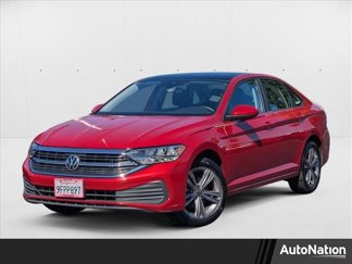 Used 2023 Volkswagen Jetta SE image 1