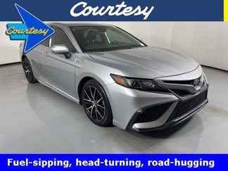 Used 2021 Toyota Camry SE image 1