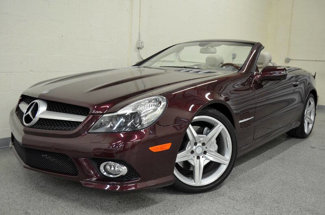 Used 2011 Mercedes-Benz SL 550 image 1