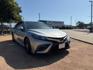 Used 2022 Toyota Camry SE image 1