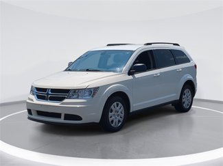 Used 2019 Dodge Journey SE image 1