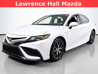 Used 2024 Toyota Camry SE image 1