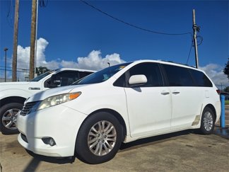Used 2011 Toyota Sienna image 1
