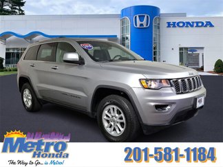 Used 2018 Jeep Grand Cherokee Laredo image 1