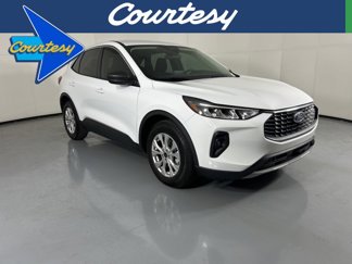 Used 2023 Ford Escape Active image 1