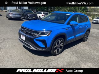 Used 2022 Volkswagen Taos SEL w/ Panoramic Sunroof Package image 1