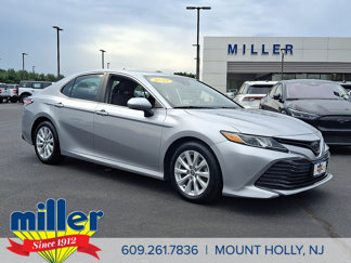 Used 2020 Toyota Camry LE image 1