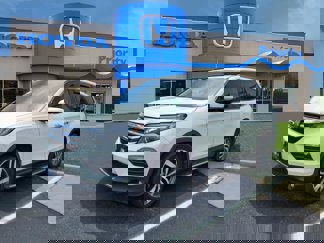 Used 2017 Honda Pilot Touring image 1