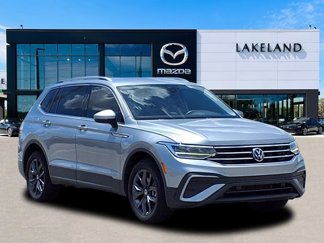 Used 2023 Volkswagen Tiguan SE image 1