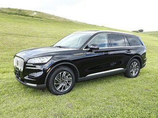 Used 2024 Lincoln Aviator AWD image 1
