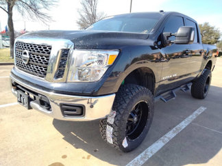Used 2018 Nissan Titan SV w/ SV Convenience Package image 1