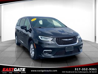 Used 2023 Chrysler Pacifica Touring-L image 1