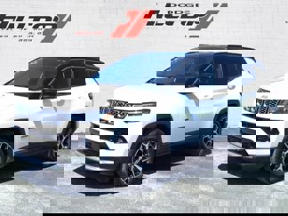 Used 2025 Jeep Compass Limited image 1