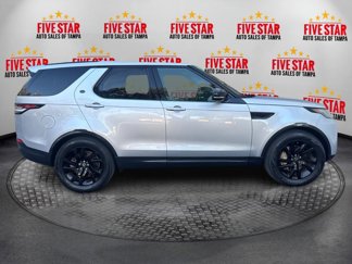 Used 2018 Land Rover Discovery SE image 1