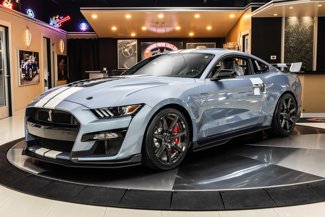 Used 2022 Ford Mustang Shelby GT500 w/ Carbon Fiber Track Pack image 1