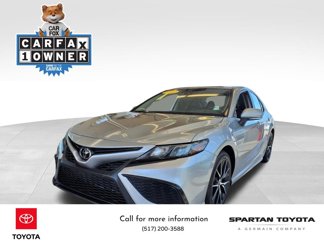 Used 2022 Toyota Camry SE image 1