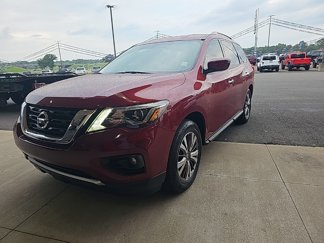 Used 2019 Nissan Pathfinder SV image 1