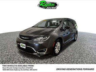 Used 2018 Chrysler Pacifica Touring Plus image 1