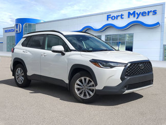 Used 2022 Toyota Corolla Cross LE image 1
