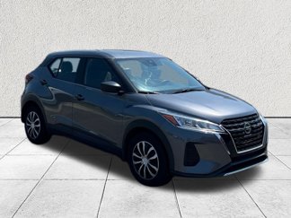 Used 2021 Nissan Kicks S image 1