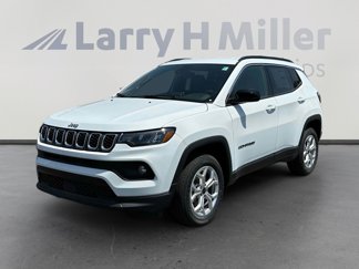 New 2025 Jeep Compass Latitude image 1