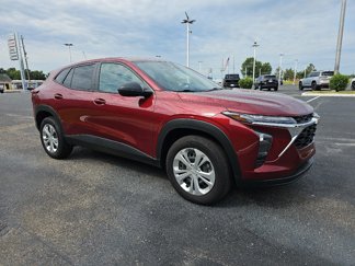 Used 2025 Chevrolet Trax LS image 1
