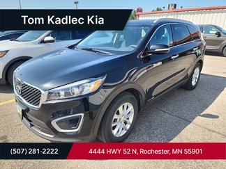 Used 2017 Kia Sorento LX image 1