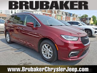 Used 2021 Chrysler Pacifica Touring-L w/ Premium & Safety Sphere Group image 1