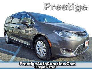 Used 2019 Chrysler Pacifica Touring-L image 1