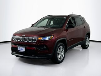 Used 2022 Jeep Compass Latitude image 1