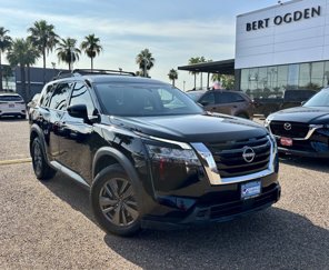 Used 2022 Nissan Pathfinder SV image 1