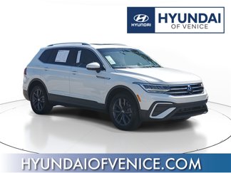 Used 2023 Volkswagen Tiguan SE image 1