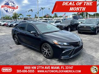 Used 2022 Toyota Camry SE image 1
