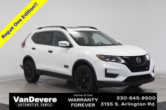 Used 2017 Nissan Rogue SV image 1