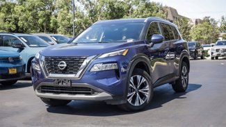 Used 2023 Nissan Rogue SV image 1