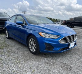 Used 2020 Ford Fusion SE image 1