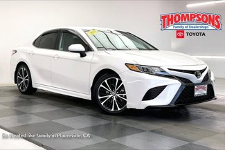 Used 2020 Toyota Camry SE image 1