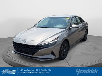 Used 2023 Hyundai Elantra SEL image 1