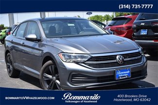 Certified 2024 Volkswagen Jetta SE w/ Panoramic Sunroof Package image 1