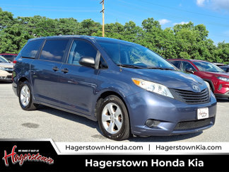 Used 2014 Toyota Sienna L image 1