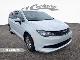 Used 2022 Chrysler Voyager LX image 1