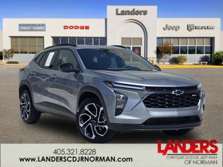 Used 2025 Chevrolet Trax RS w/ Driver Confidence Package image 1