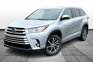 Used 2017 Toyota Highlander XLE image 1
